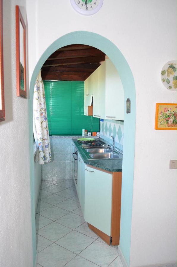 Iss Travel, La Padula - Apartments With Private Veranda And Parking San Teodoro  Exterior foto